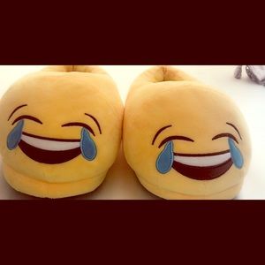 Cute emoji slippers✨🤣